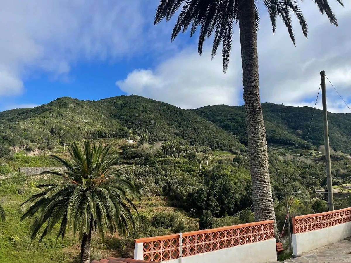 Holiday House Cruz De Tierno Agulo 0*,